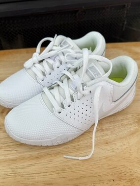 Nike Girls Cheer Sideline IV 943789-100 White Cheering Shoes Sneakers Size 13C